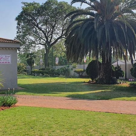 Life Tours & Accommodation Boksburg Εξωτερικό φωτογραφία