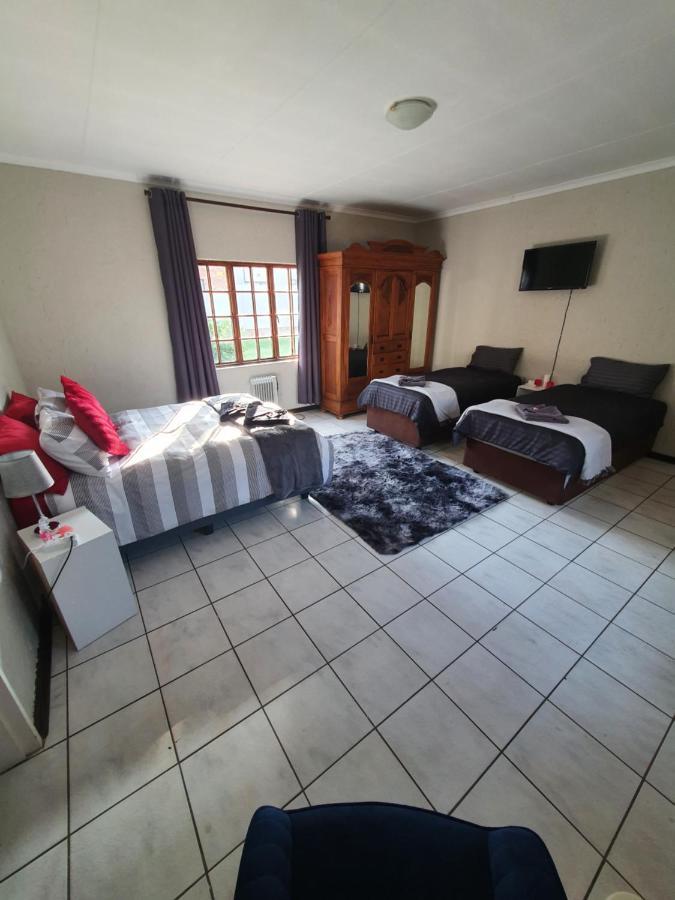 Life Tours & Accommodation Boksburg Εξωτερικό φωτογραφία