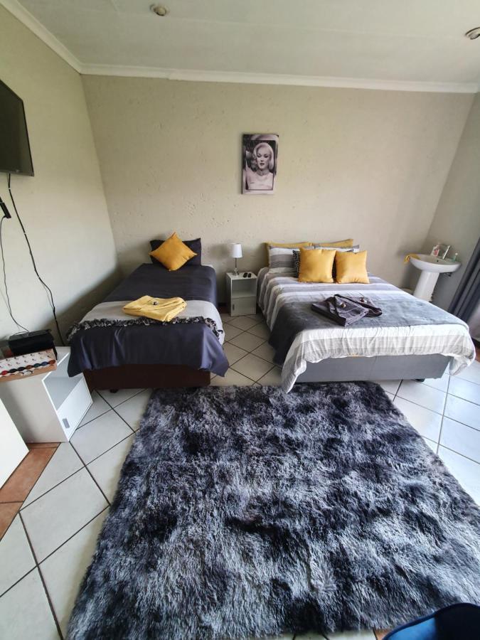 Life Tours & Accommodation Boksburg Εξωτερικό φωτογραφία